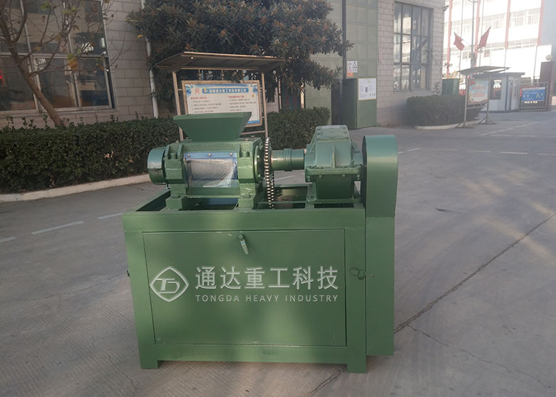 對(duì)輥擠壓造粒機(jī) 對(duì)輥擠壓造粒機(jī)